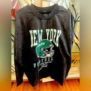 NFL Women's New York Jets Gameday Couture Vintage Wash Crewneck Black